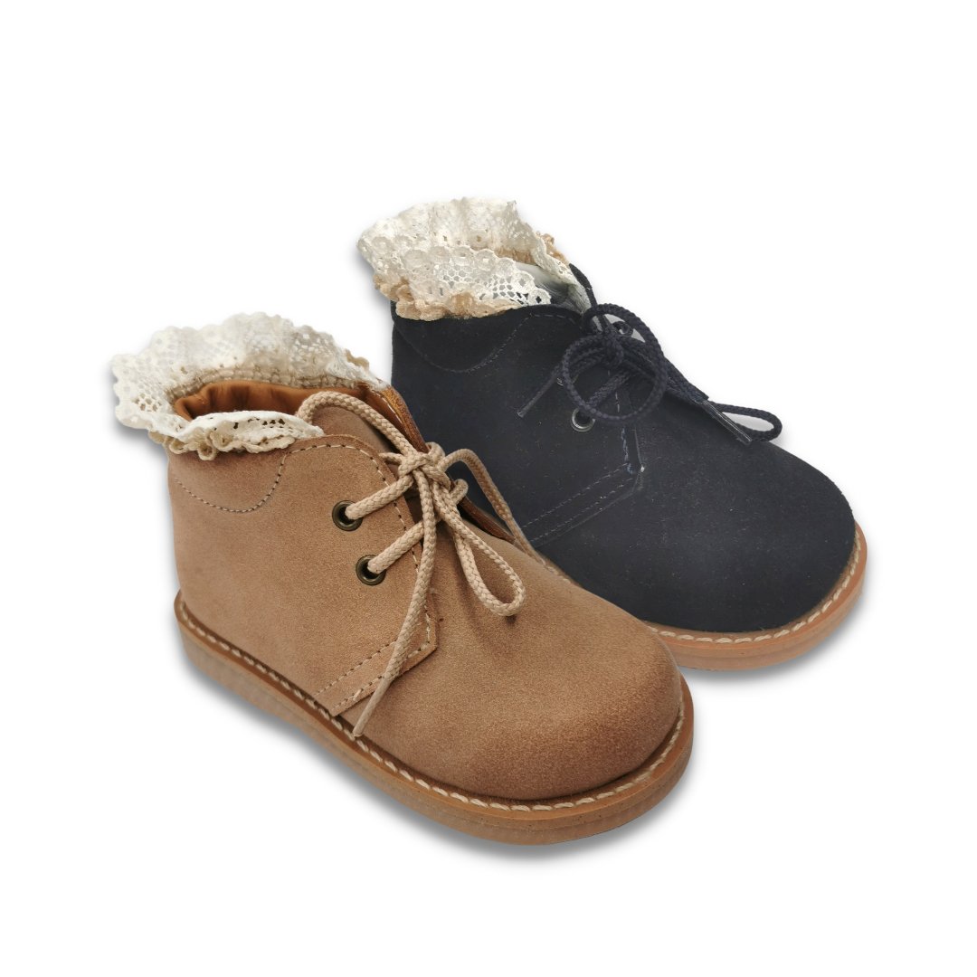BOTAS CARNEIRAS 653R C/ RENDA NO TORNOZELO - Pituka Wear