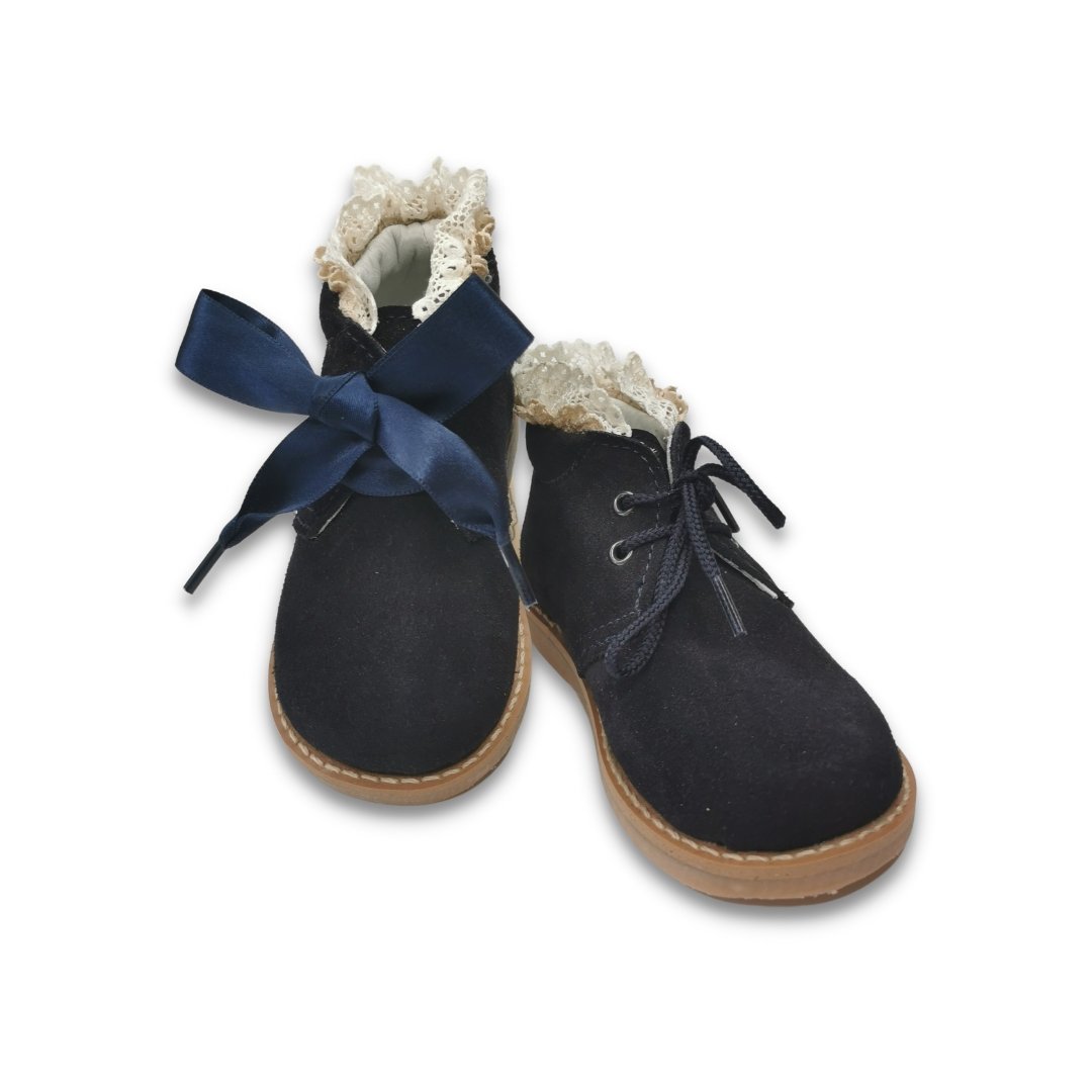 BOTAS CARNEIRAS 653R C/ RENDA NO TORNOZELO - Pituka Wear - Calçado e Roupa para Crianças