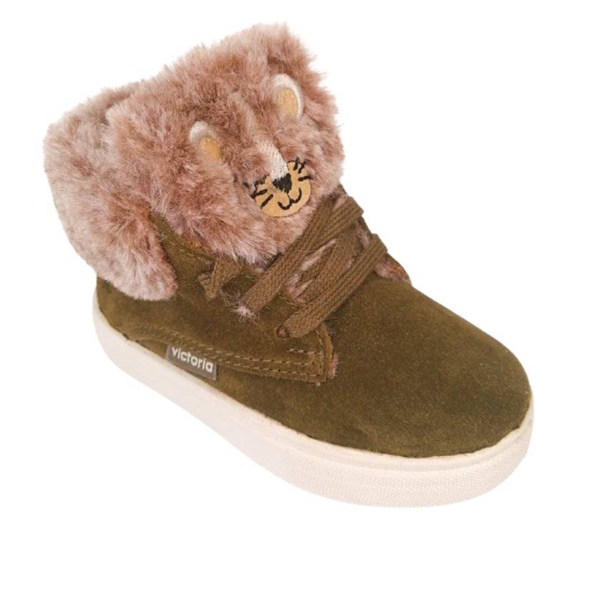 BOTAS VICTORIA EM CAMURÇA C/ ANIMAL - Pituka Wear - Calçado e Roupa para Crianças