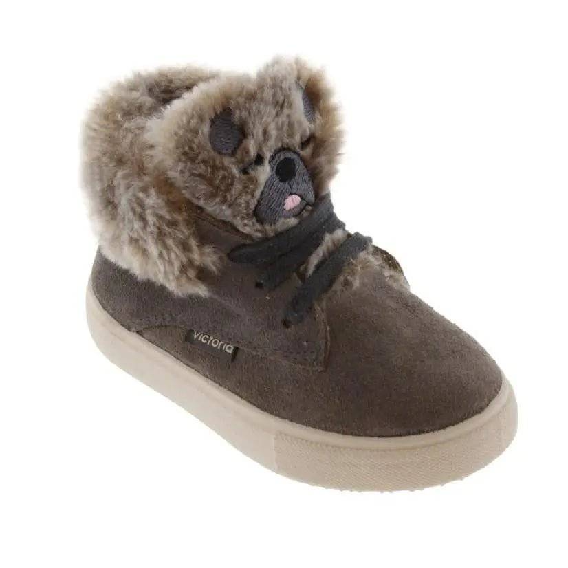BOTAS VICTORIA EM CAMURÇA C/ ANIMAL - Pituka Wear - Calçado e Roupa para Crianças