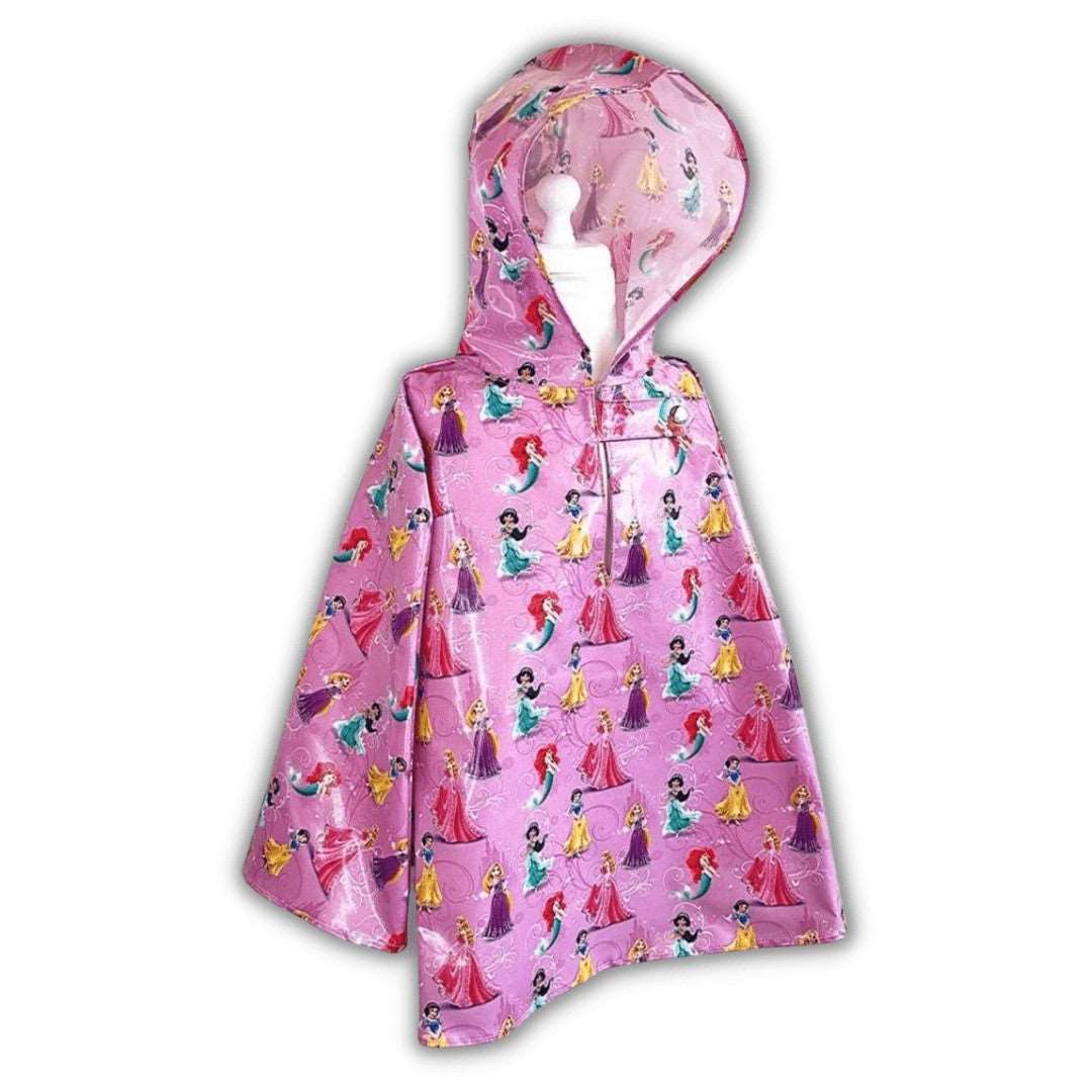 CAPAS IMPERMEÁVEIS P/ CHUVA - Pituka Wear - Calçado e Roupa para Crianças