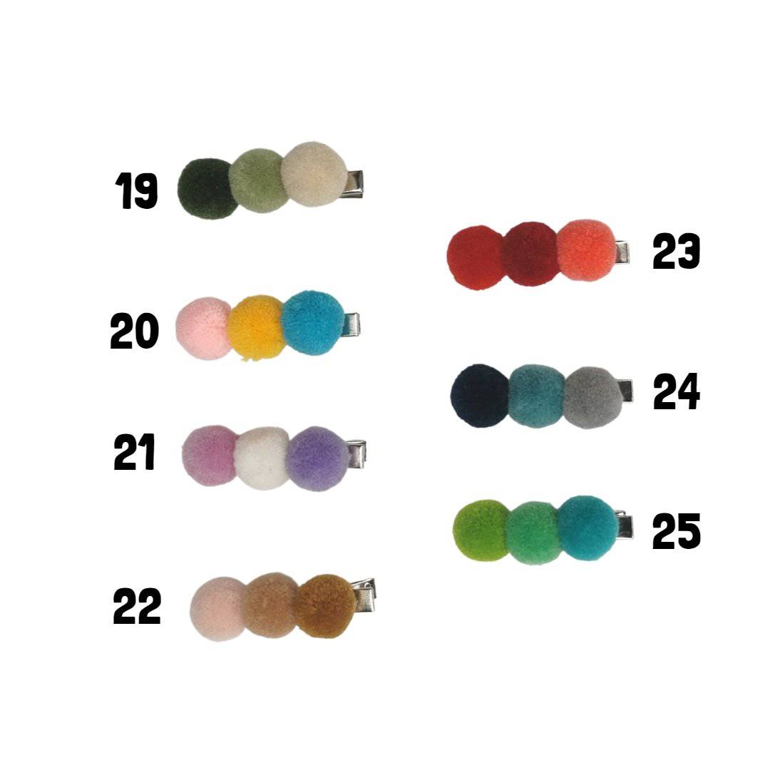 GANCHOS PARA CABELO C/ POMPOM - Pituka Wear - Calçado e Roupa para Crianças