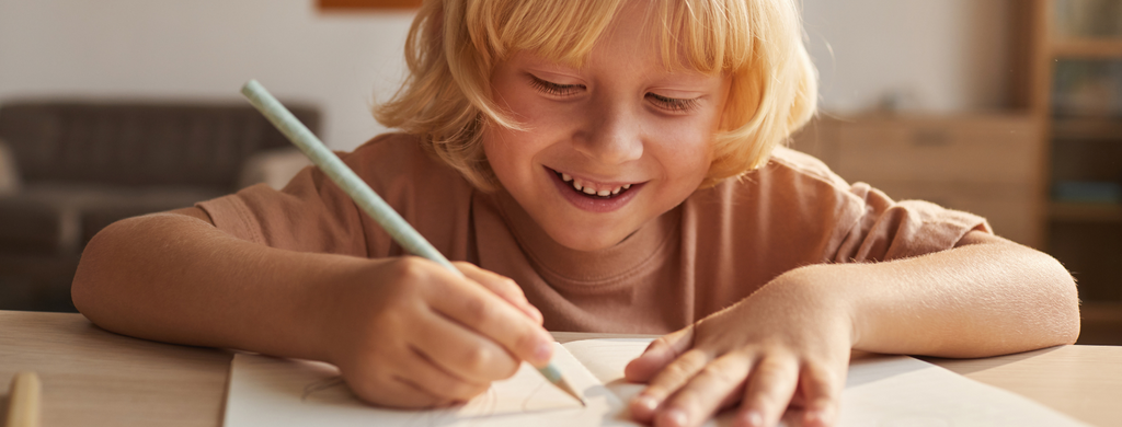 Os Benefícios da Escrita à Mão para Crianças