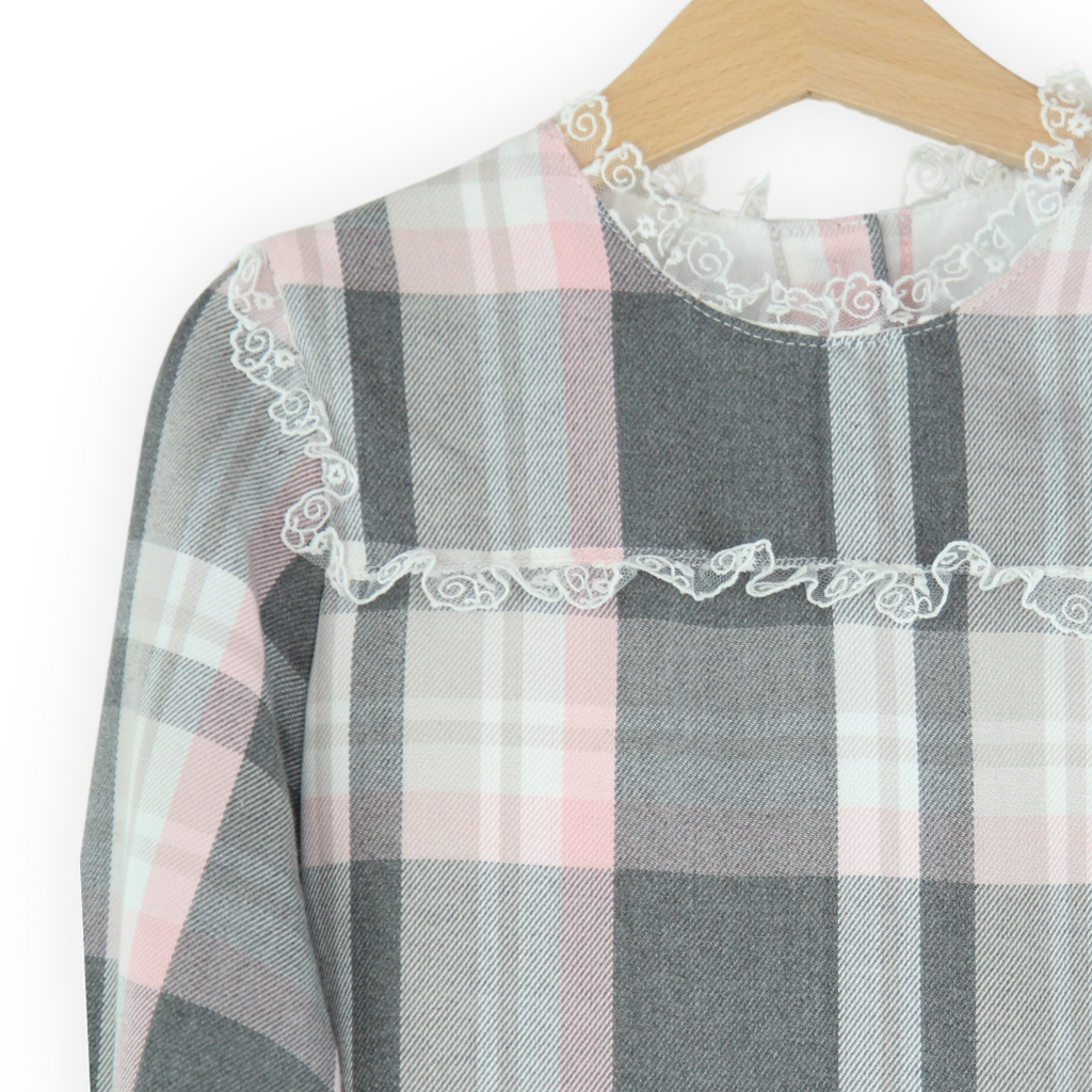 VESTIDO XADREZ C/ RENDA E LAÇO ROSA 6 ANOS - Pituka Wear