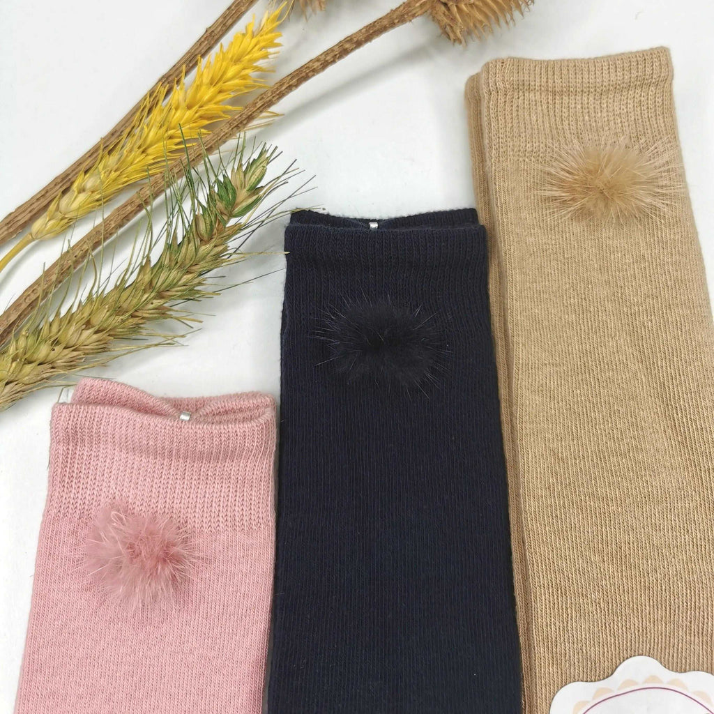 MEIAS COM POMPOM FELPUDO - Pituka Wear 