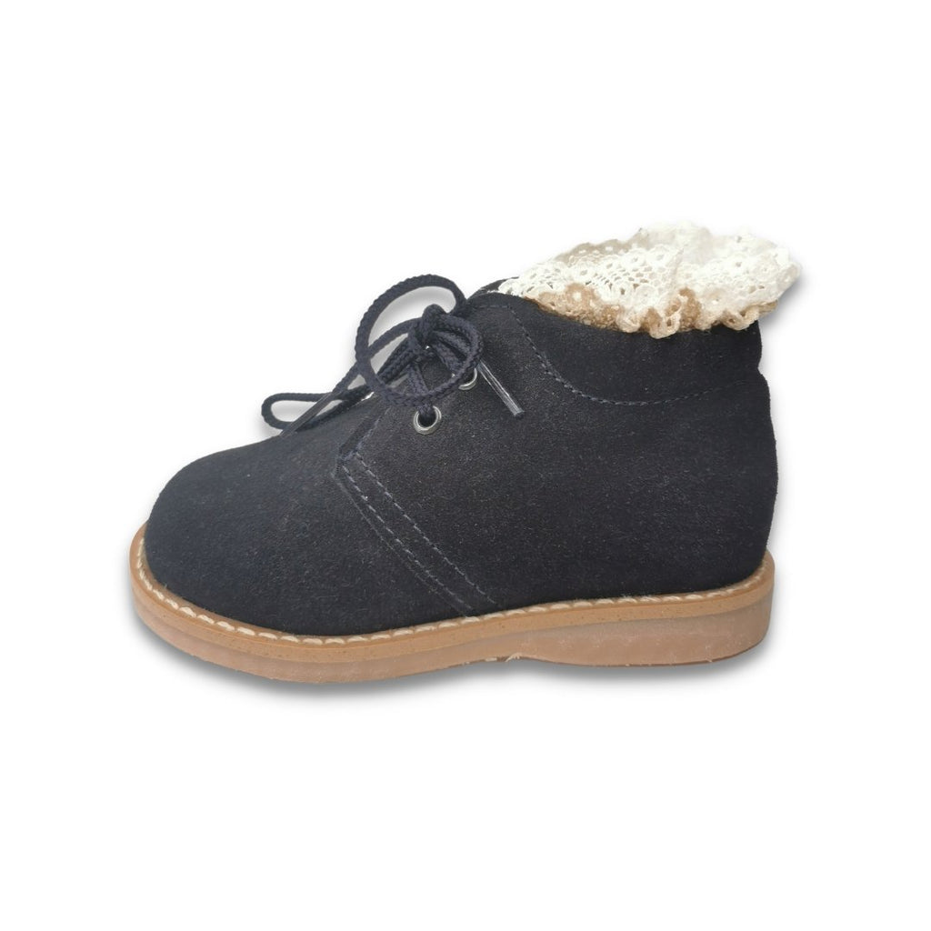 BOTAS CARNEIRAS 653R C/ RENDA NO TORNOZELO - Pituka Wear - Calçado e Roupa para Crianças